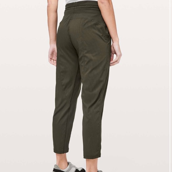 LULULEMON DANCE STUDIO CROP 25” DARK OLIVE SIZE 2 - Picture 2 of 10